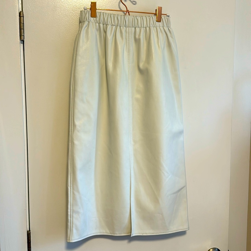 NWT Aqua white vegan leather skirt pockets s small
